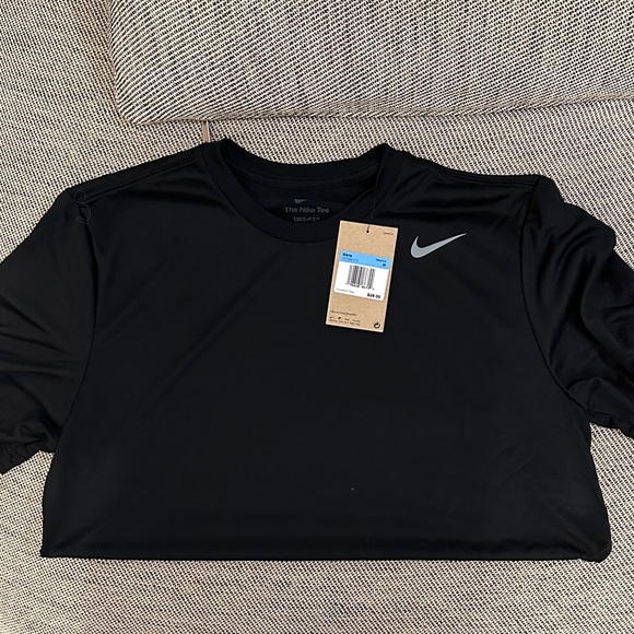 Nike Black Performance Tee - Picture 1 of 3